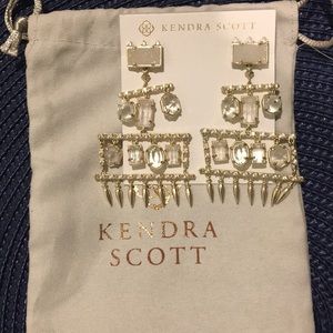 Kendra Scott Emmy Lou earrings ivory